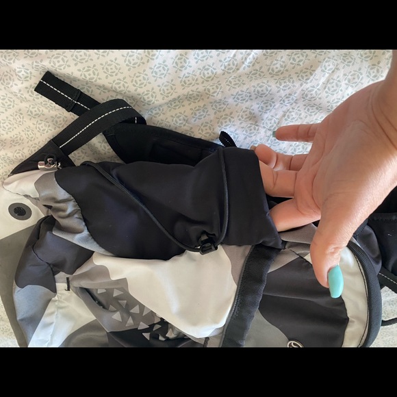 Lululemon “Run All Day” BackPack - Picture 5 of 7